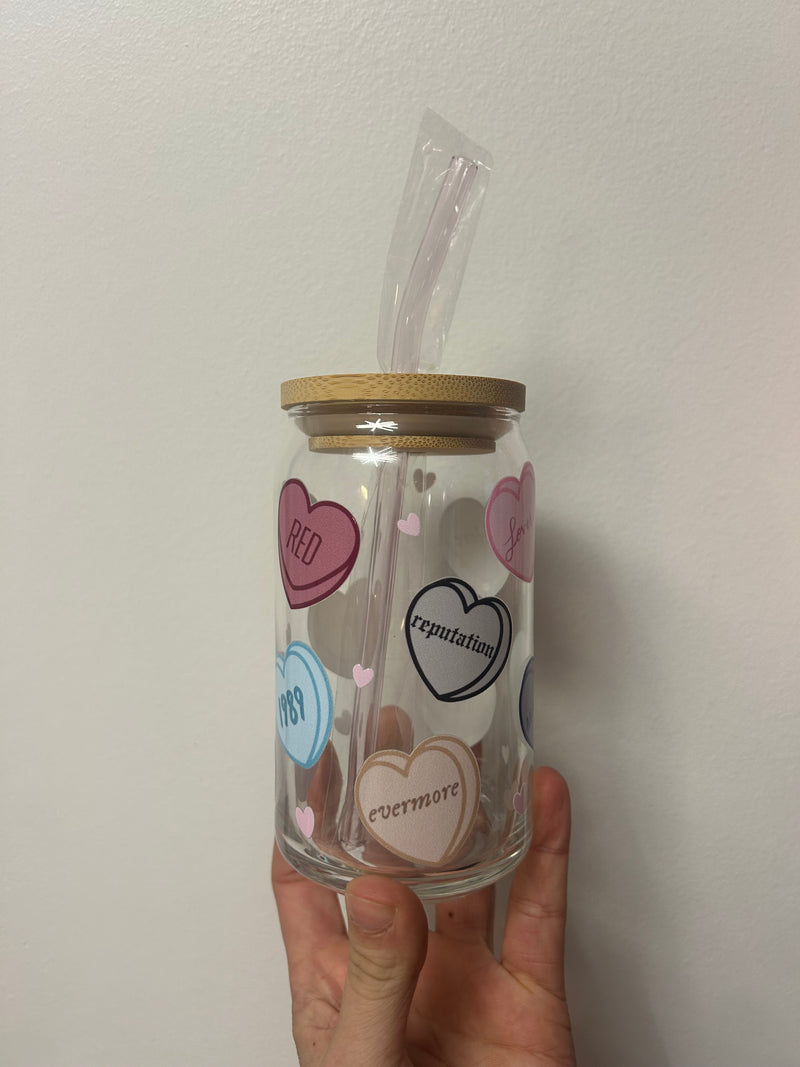 Taylor Swift Conversation Hearts Glass Cup (Incluldes Lid & Straw)