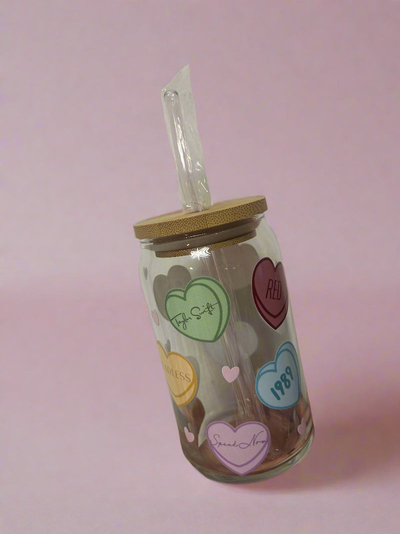 Taylor Swift Conversation Hearts Glass Cup (Incluldes Lid & Straw)